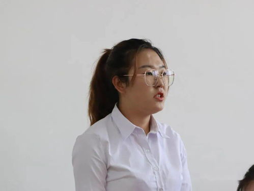 會計學(xué)院召開學(xué)生第一黨支部發(fā)展黨員大會